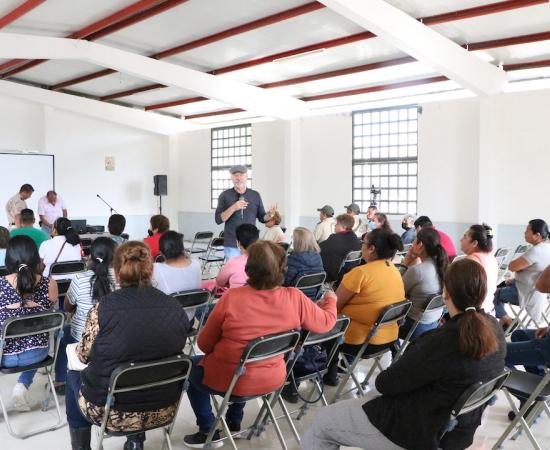 Charla falla geológica colonos