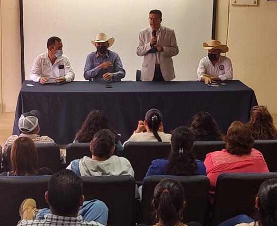 Capacitación a inspectores y expeditores de ganado
