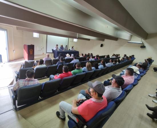 Capacitación a inspectores y expeditores de ganado